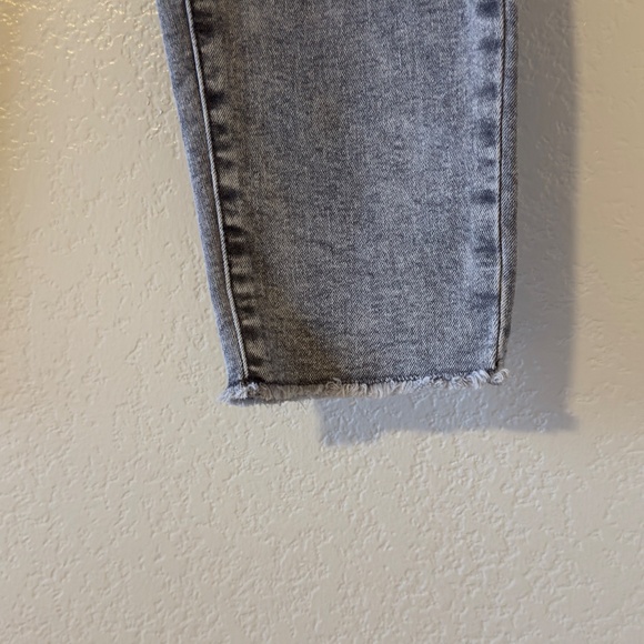 So High Rise Distressed Jeggings Raw Hem Gray Wash - Picture 6 of 9